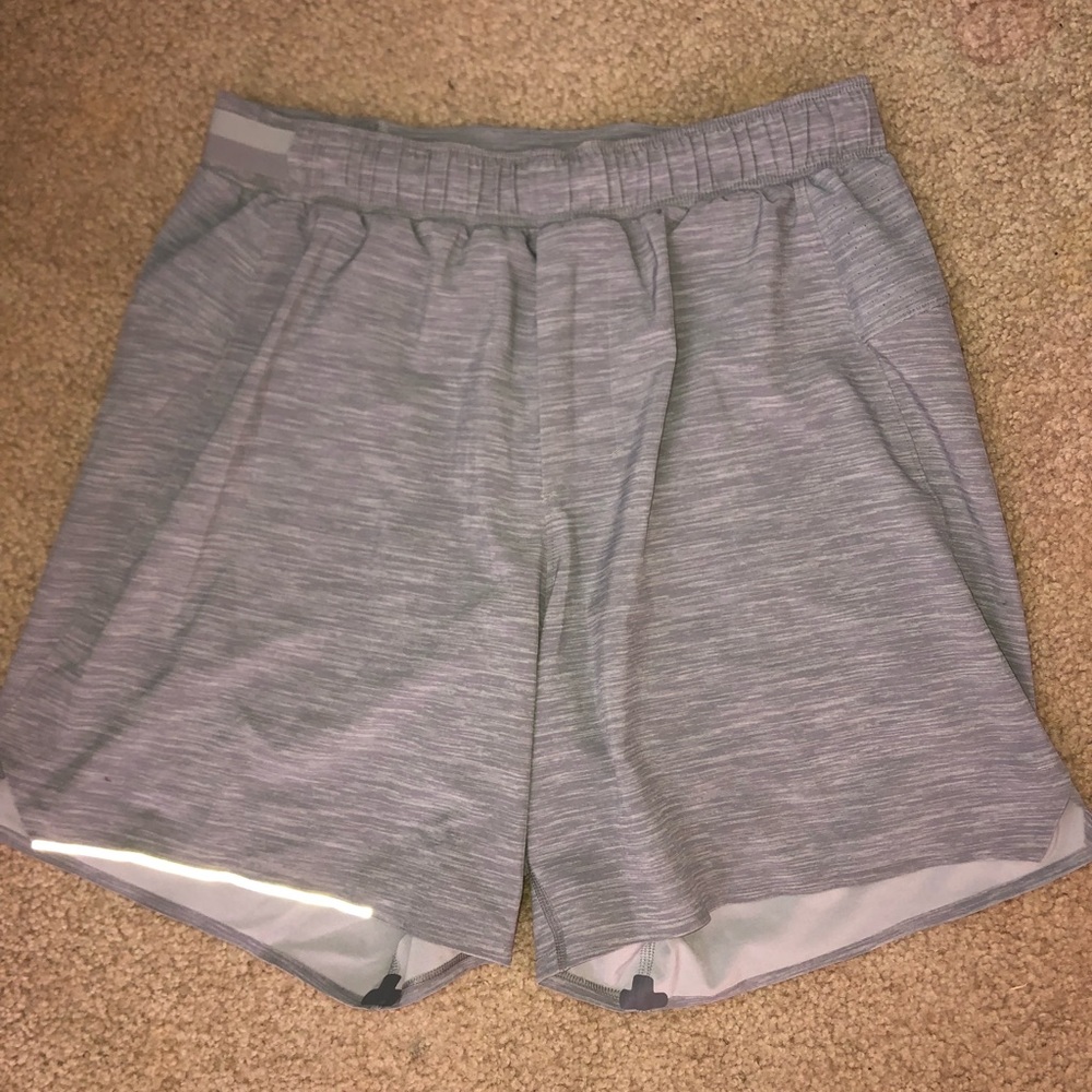 Lululemon lined Mens 6in shorts